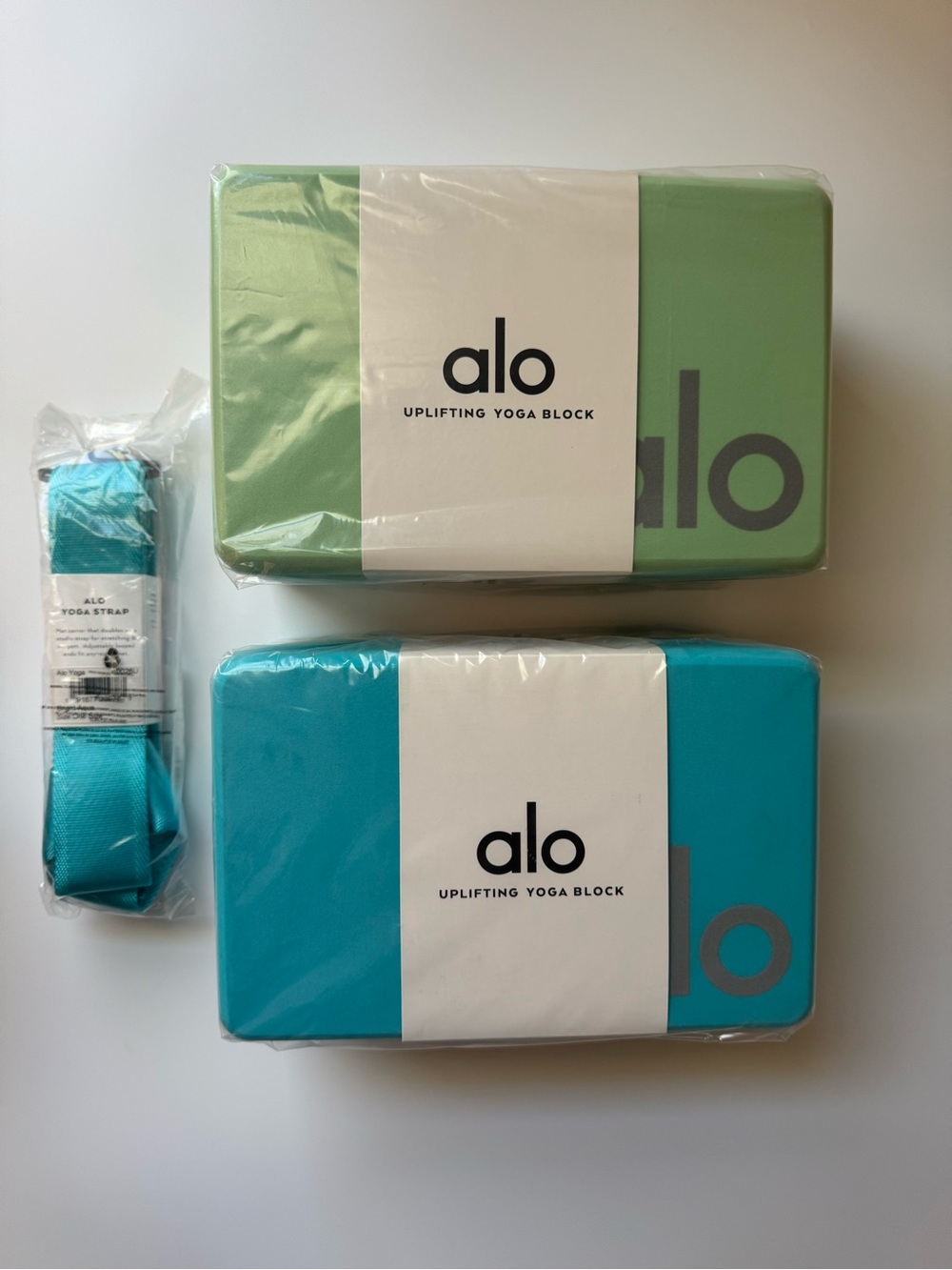 ALO Yoga Blocks and Strap Set - Teal and Light Green